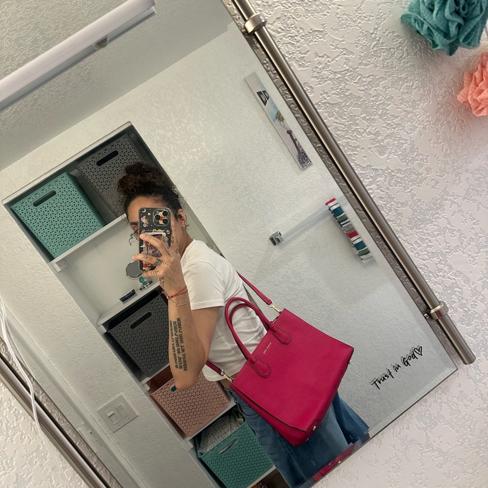 Michael Kors medium size purse/crossbody
